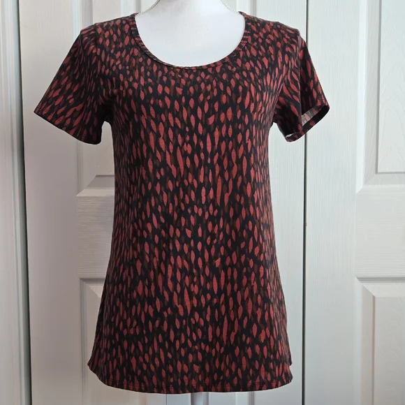 Lularoe | Classic T Shirt - Picture 1 of 5